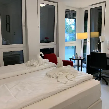 Lovely Studio West 4&7 *