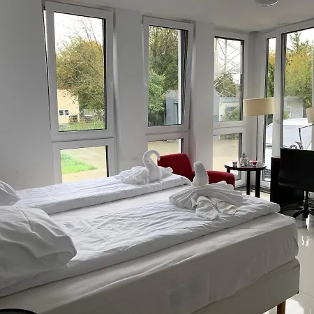 Lovely Studio West 4&7 *
